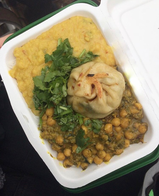 Dal, Spinach & Chickpea Curry & Vegan Momo