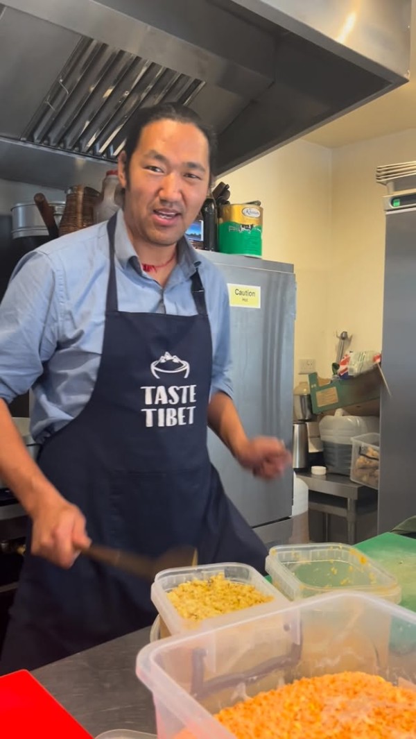 Your chef. Getting the words and timing wrong since 2014..

dancingchef cheflife tibetanchef tibetanrestaurant tibetanfood