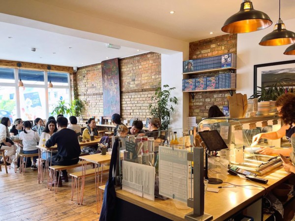 Saturday vibes 🏖️ Our wee indoor dining area spills out into the great outdoors during the warmer months of the year, so you never need to worry that you won’t find seats for your party. We’re open for lunch and dinner today. Bring your people and eat momos! 🥟.

.

tibetanfood tibetanrestaurant oxfordfood oxfordrestaurant eastoxford independentoxford indieoxford