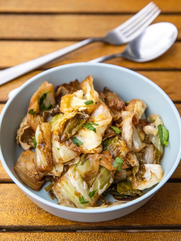 Oxford, looks like we have one more day of summer ☀️ Just turn up if you’re in the market for one of our sunny outdoor tables + Yeshi’s legendary cabbage 😋 Dine in/out or take away, any time from 5pm this evening..

.

tibetanfood tibetanrestaurant oxfordfood oxfordrestaurant independentoxford indieoxford eastoxford

.

📸 pgpfoodphotography